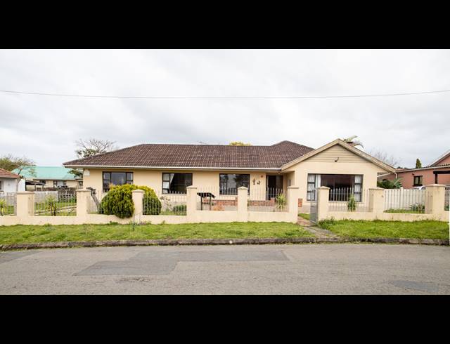 3 BEDROOM HOUSE FOR SALE IN WILLOW PARK